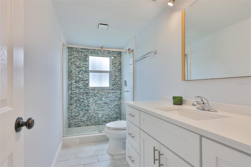 Activo con contrato: $2,600 (2 camas, 2 baños, 1296 Pies cuadrados)