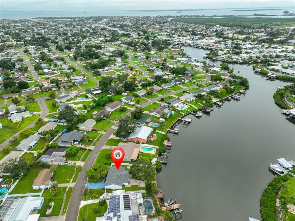 Activo con contrato: $2,600 (2 camas, 2 baños, 1296 Pies cuadrados)