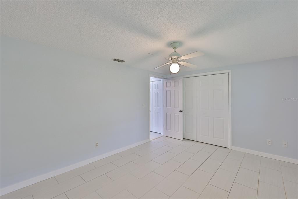 Activo con contrato: $2,600 (2 camas, 2 baños, 1296 Pies cuadrados)