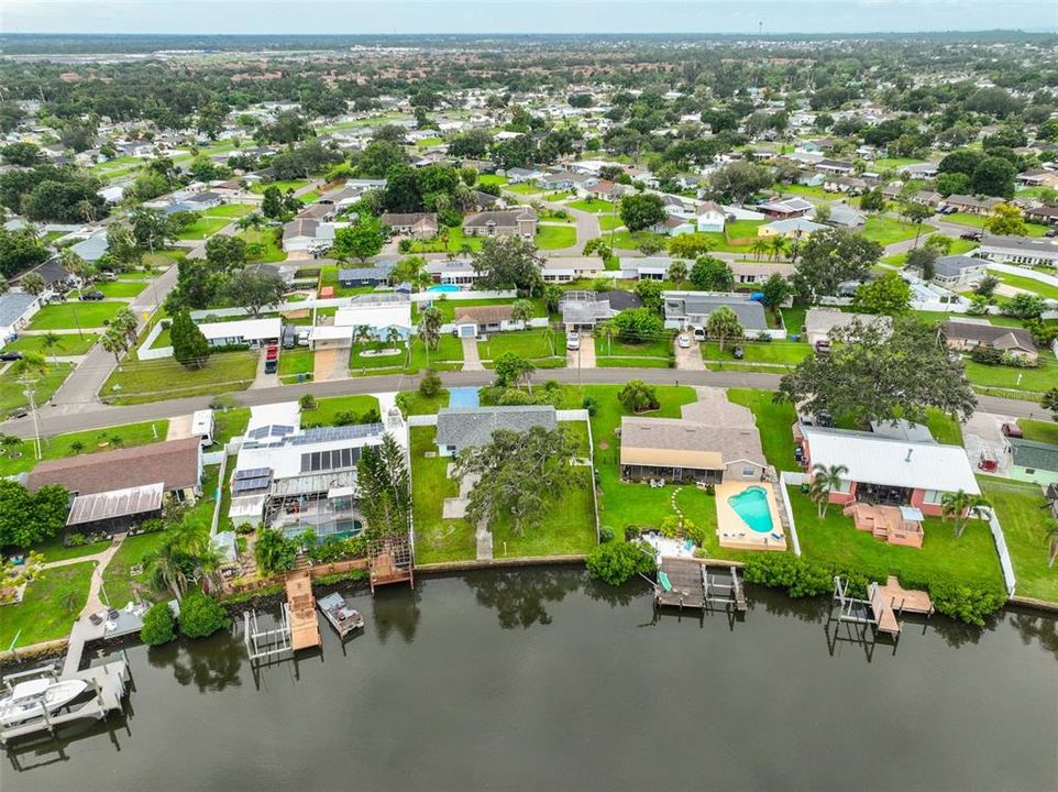 Activo con contrato: $2,600 (2 camas, 2 baños, 1296 Pies cuadrados)