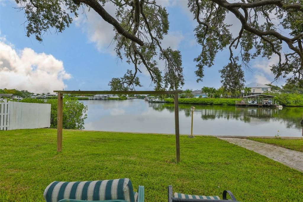 Activo con contrato: $2,600 (2 camas, 2 baños, 1296 Pies cuadrados)