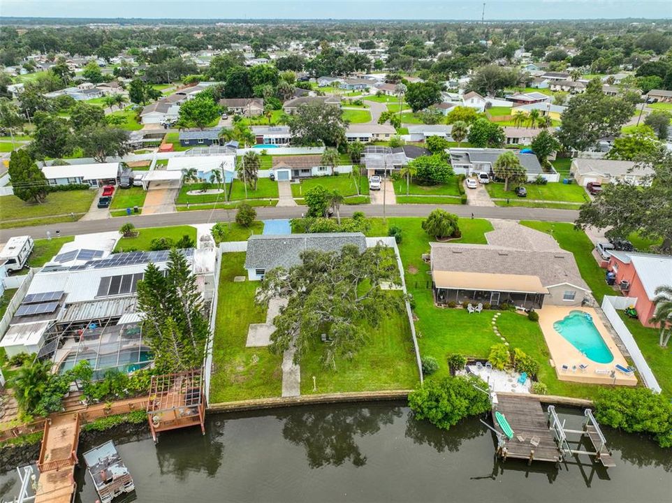 Activo con contrato: $2,600 (2 camas, 2 baños, 1296 Pies cuadrados)