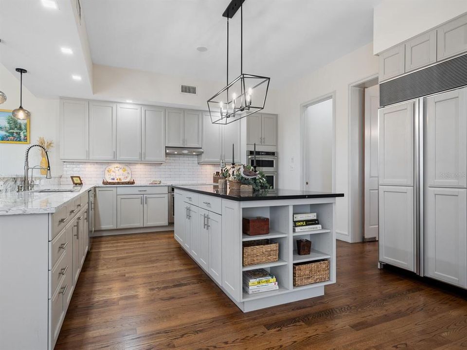For Sale: $3,149,000 (4 beds, 3 baths, 5167 Square Feet)