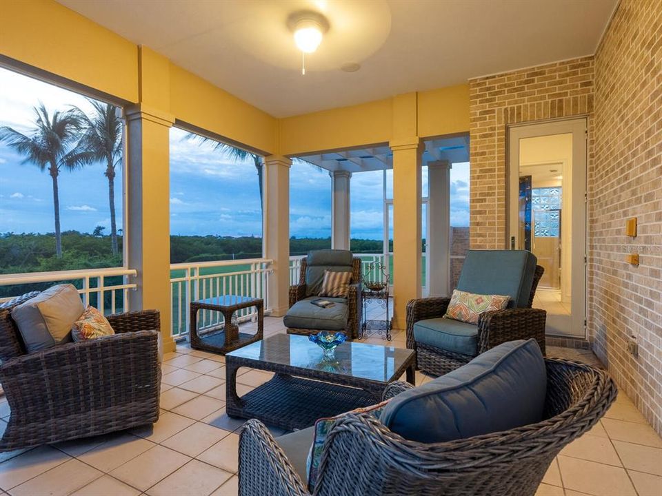 For Sale: $3,149,000 (4 beds, 3 baths, 5167 Square Feet)