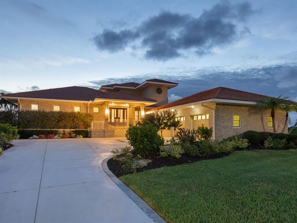 For Sale: $3,149,000 (4 beds, 3 baths, 5167 Square Feet)