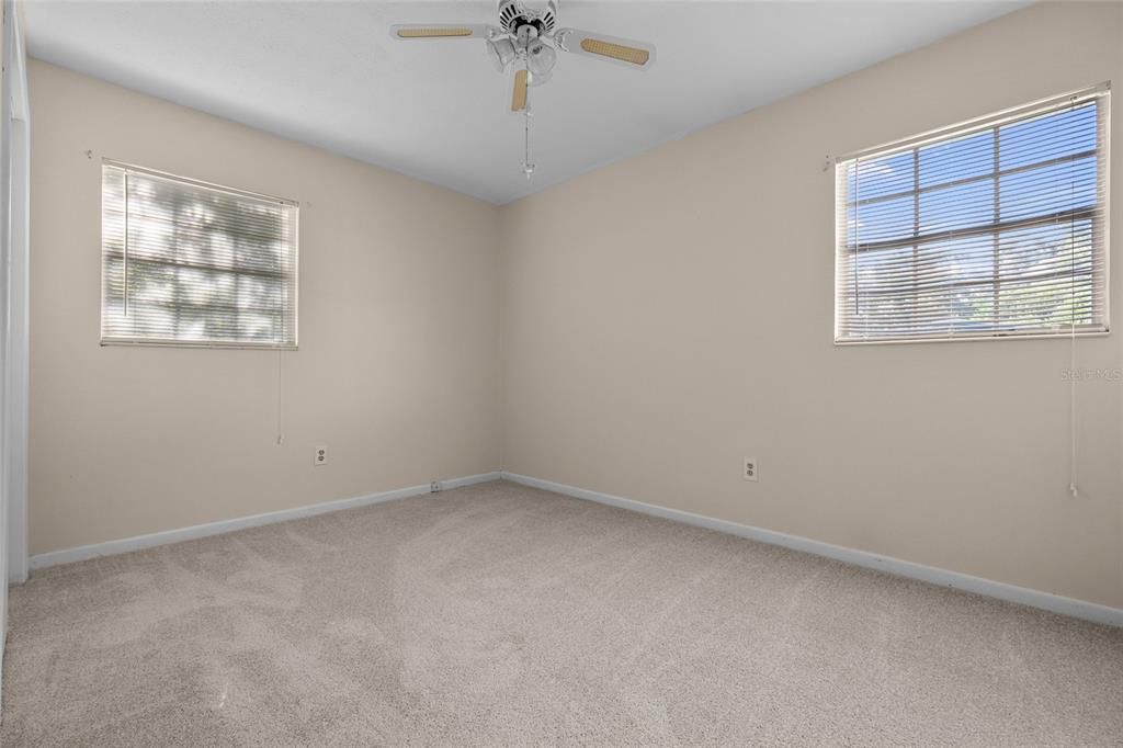 Под контрактом: $224,500 (3 спален, 1 ванн, 1128 Квадратных фут)