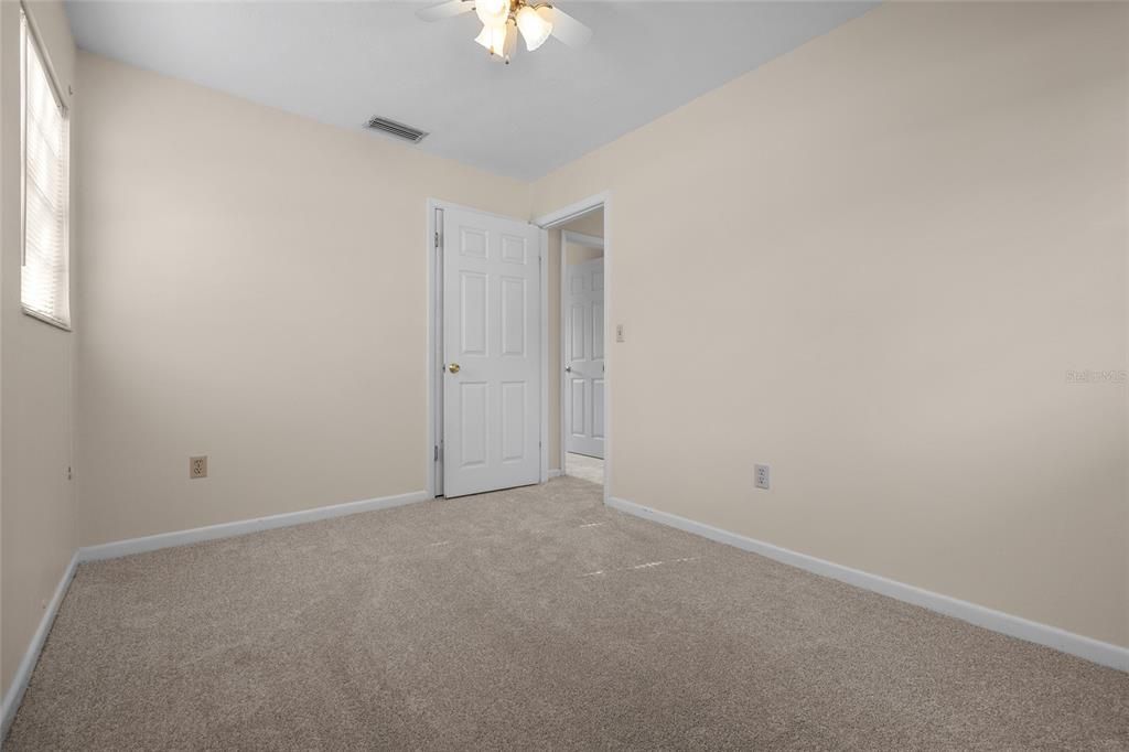 Под контрактом: $224,500 (3 спален, 1 ванн, 1128 Квадратных фут)