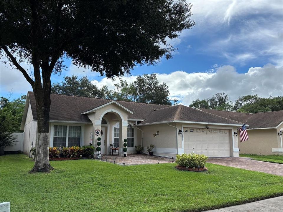 合同活跃: $359,900 (3 贝兹, 2 浴室, 1332 平方英尺)