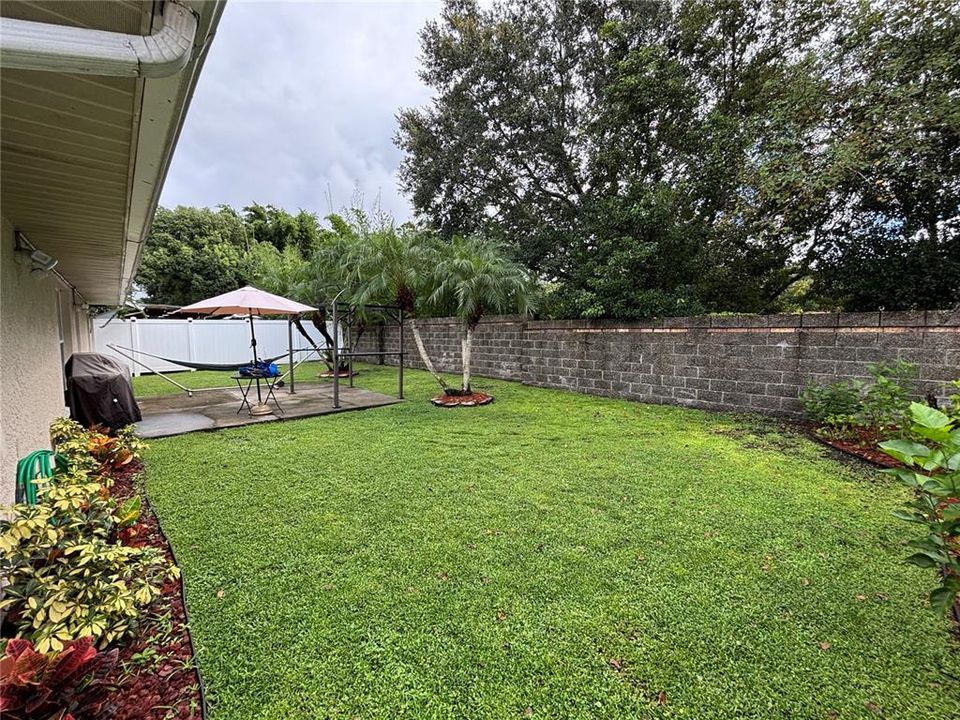 合同活跃: $359,900 (3 贝兹, 2 浴室, 1332 平方英尺)