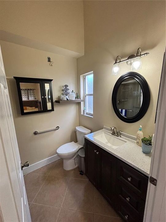 合同活跃: $359,900 (3 贝兹, 2 浴室, 1332 平方英尺)