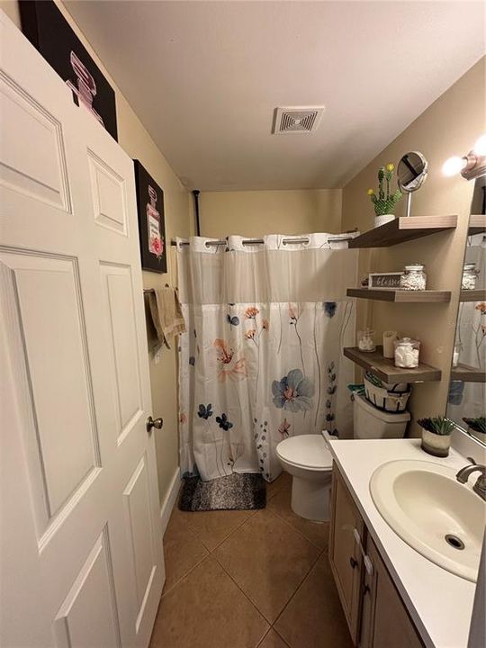 合同活跃: $359,900 (3 贝兹, 2 浴室, 1332 平方英尺)