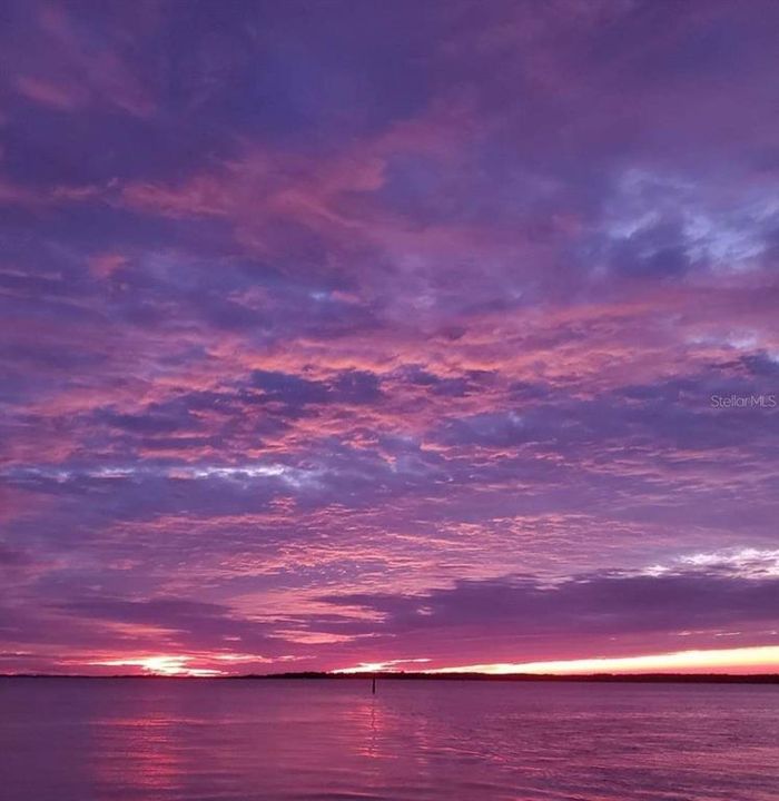 合同活跃: $299,000 (2 贝兹, 2 浴室, 1016 平方英尺)