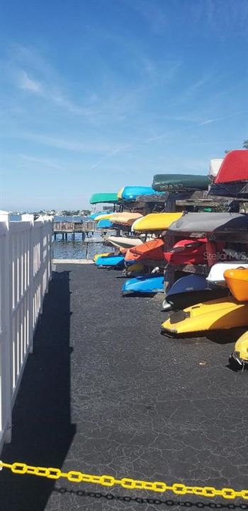 合同活跃: $299,000 (2 贝兹, 2 浴室, 1016 平方英尺)