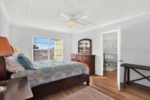 合同活跃: $299,000 (2 贝兹, 2 浴室, 1016 平方英尺)