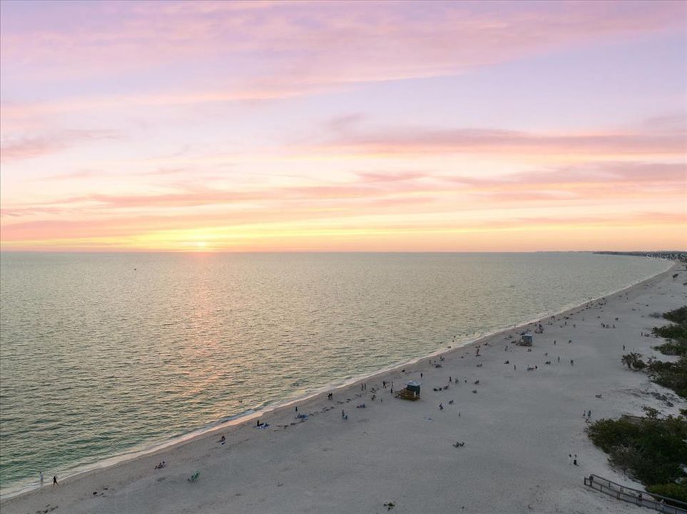 Activo con contrato: $545,000 (4 camas, 3 baños, 2688 Pies cuadrados)