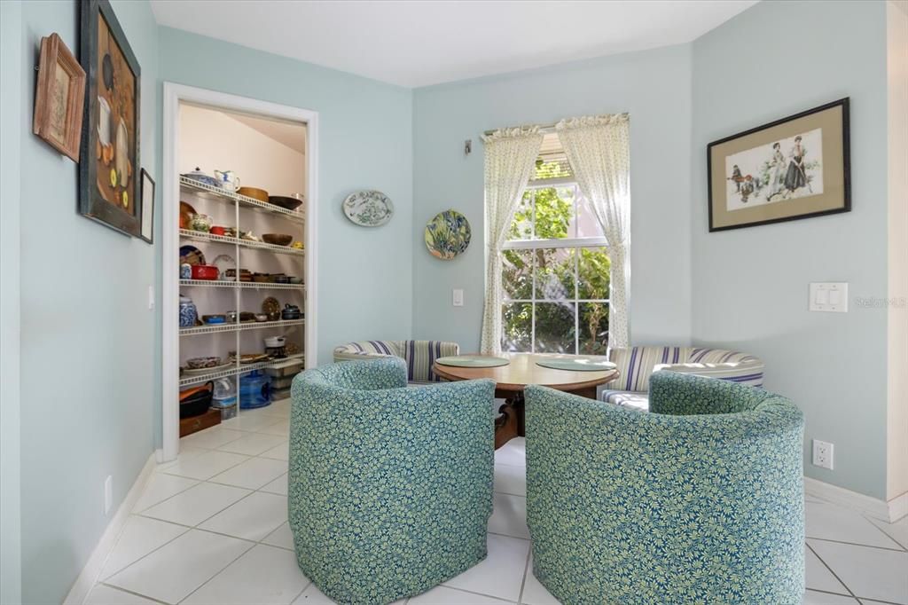 Activo con contrato: $545,000 (4 camas, 3 baños, 2688 Pies cuadrados)