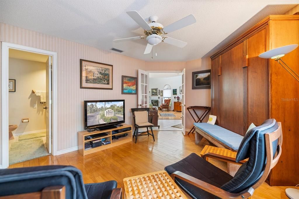 Activo con contrato: $545,000 (4 camas, 3 baños, 2688 Pies cuadrados)