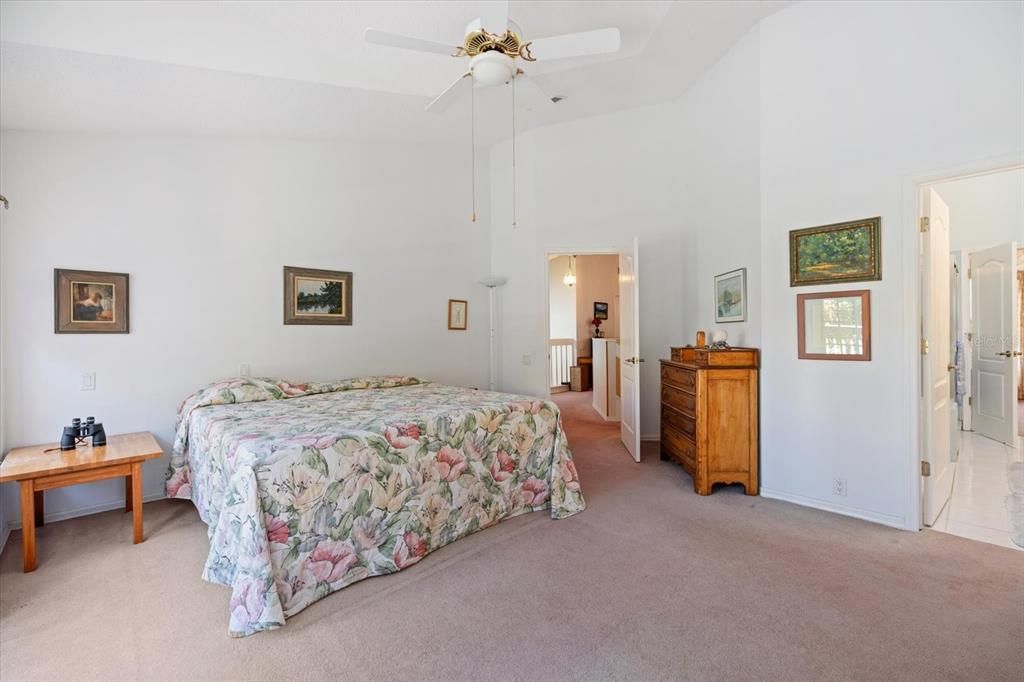 Activo con contrato: $545,000 (4 camas, 3 baños, 2688 Pies cuadrados)