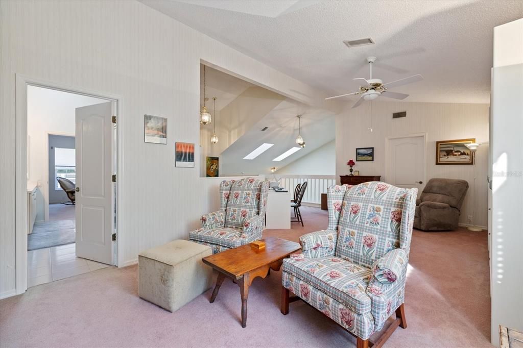 Activo con contrato: $545,000 (4 camas, 3 baños, 2688 Pies cuadrados)