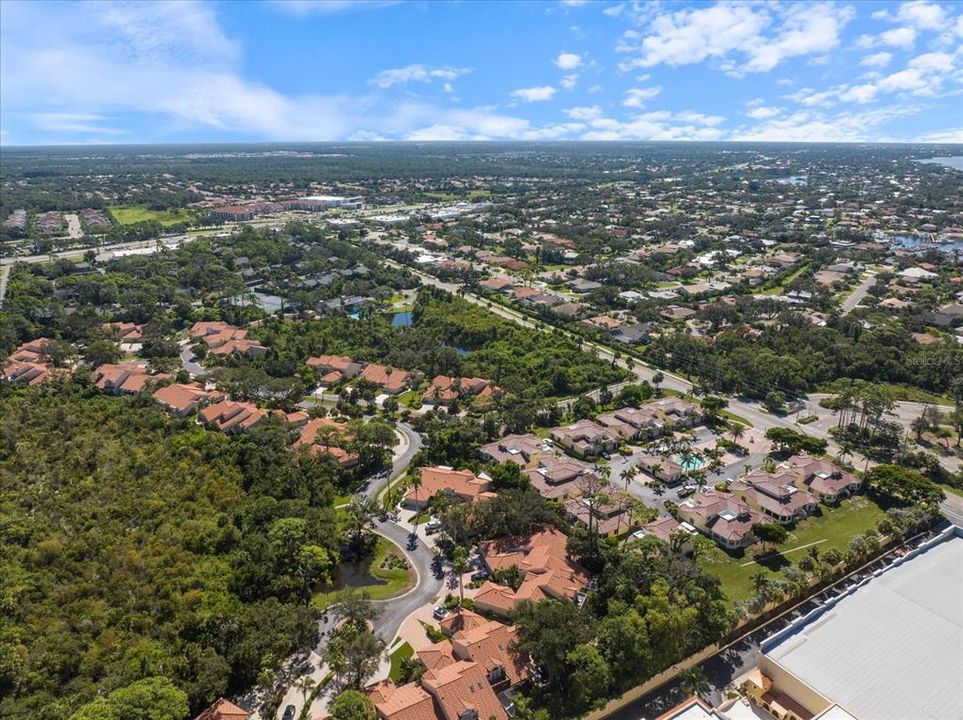 Activo con contrato: $545,000 (4 camas, 3 baños, 2688 Pies cuadrados)