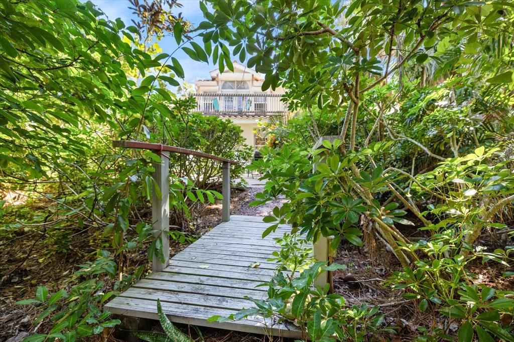 Activo con contrato: $545,000 (4 camas, 3 baños, 2688 Pies cuadrados)