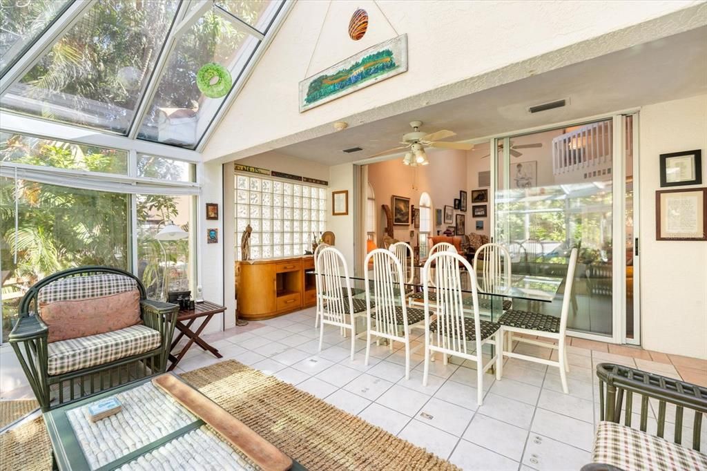 Activo con contrato: $545,000 (4 camas, 3 baños, 2688 Pies cuadrados)