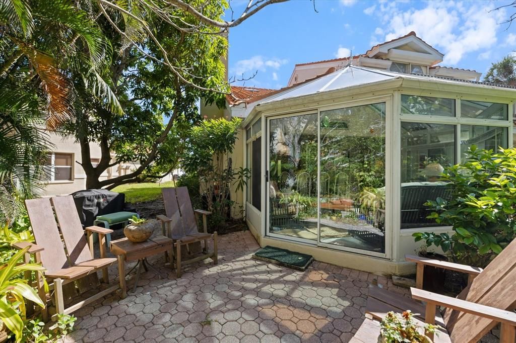 Activo con contrato: $545,000 (4 camas, 3 baños, 2688 Pies cuadrados)