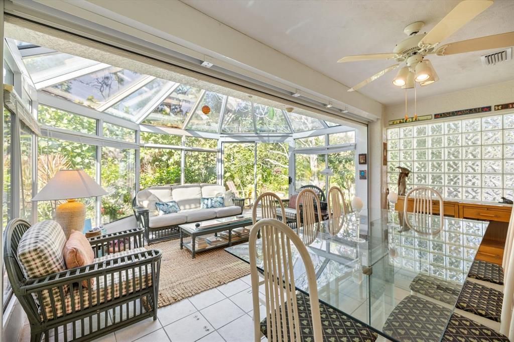 Activo con contrato: $545,000 (4 camas, 3 baños, 2688 Pies cuadrados)