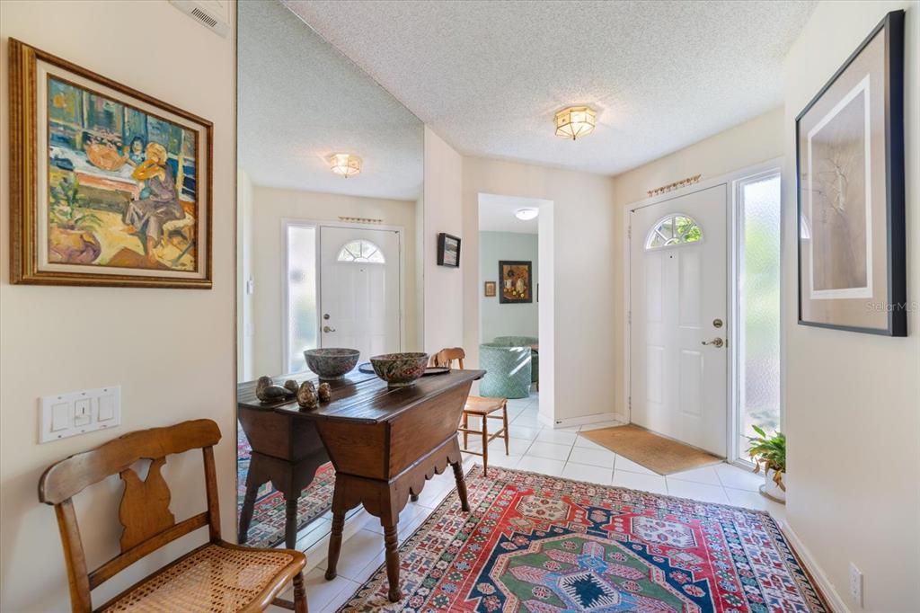 Activo con contrato: $545,000 (4 camas, 3 baños, 2688 Pies cuadrados)