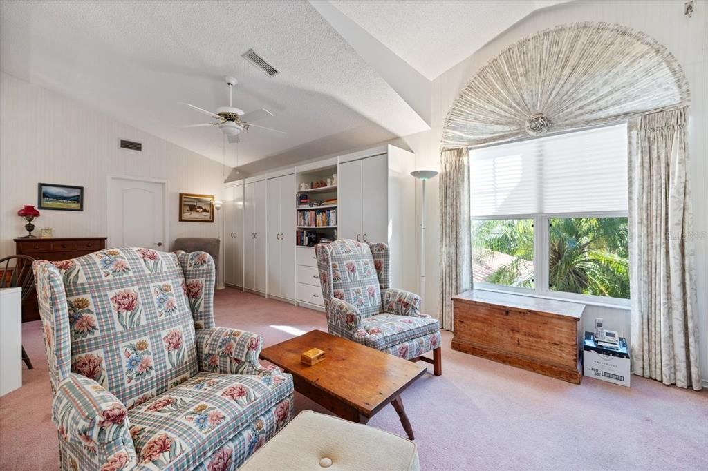 Activo con contrato: $545,000 (4 camas, 3 baños, 2688 Pies cuadrados)