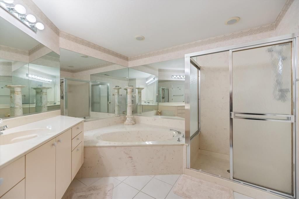 Activo con contrato: $545,000 (4 camas, 3 baños, 2688 Pies cuadrados)