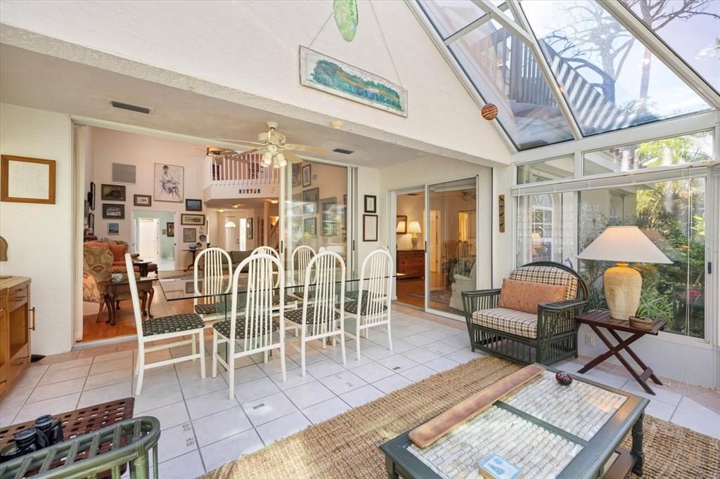 Activo con contrato: $545,000 (4 camas, 3 baños, 2688 Pies cuadrados)