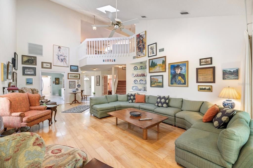 Activo con contrato: $545,000 (4 camas, 3 baños, 2688 Pies cuadrados)