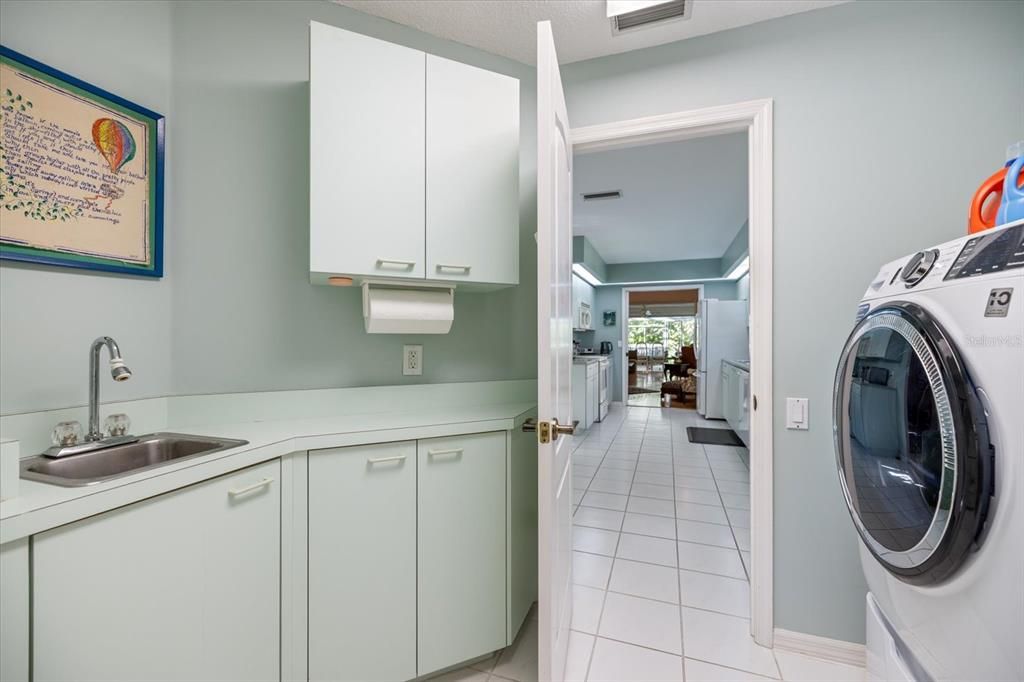 Activo con contrato: $545,000 (4 camas, 3 baños, 2688 Pies cuadrados)