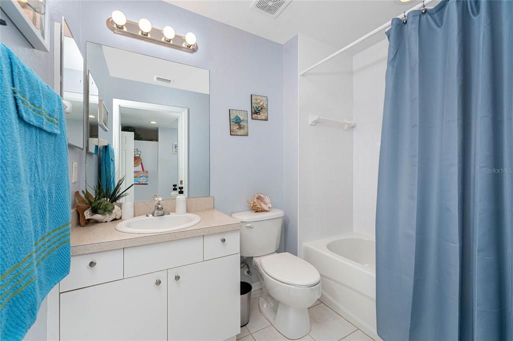 待售: $215,000 (2 贝兹, 2 浴室, 1168 平方英尺)