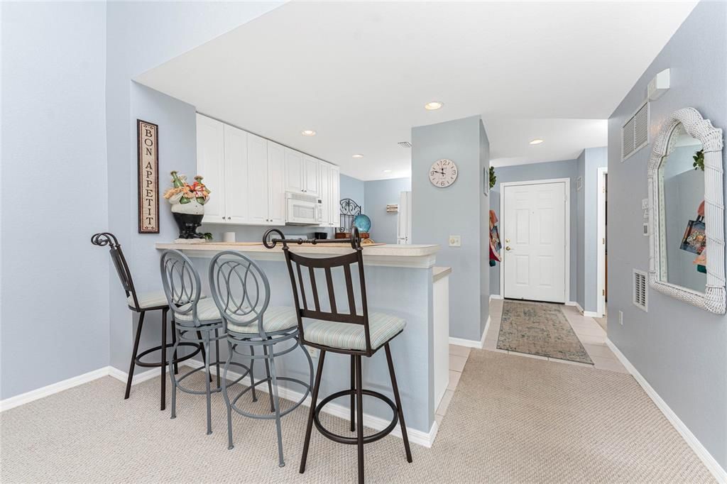 待售: $215,000 (2 贝兹, 2 浴室, 1168 平方英尺)