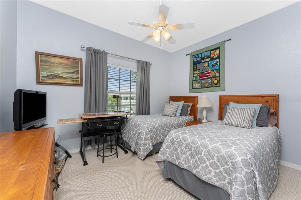 待售: $215,000 (2 贝兹, 2 浴室, 1168 平方英尺)