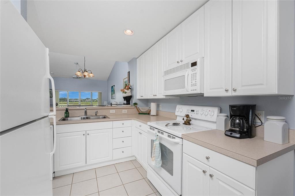 待售: $215,000 (2 贝兹, 2 浴室, 1168 平方英尺)