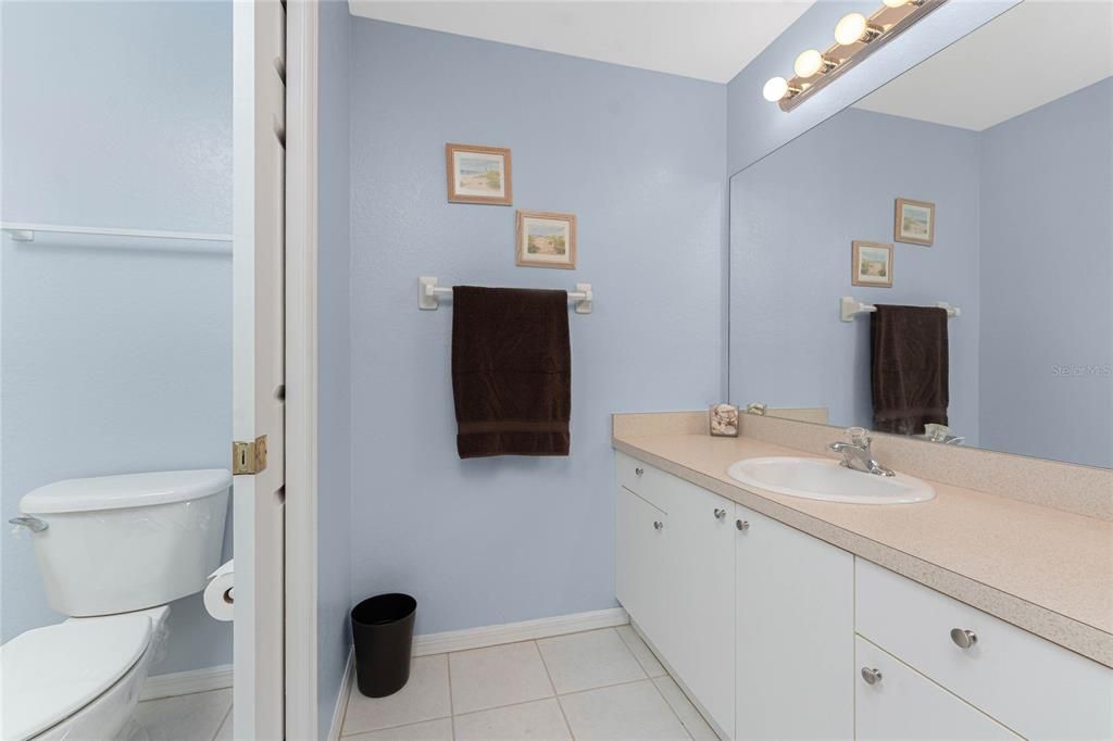 待售: $215,000 (2 贝兹, 2 浴室, 1168 平方英尺)