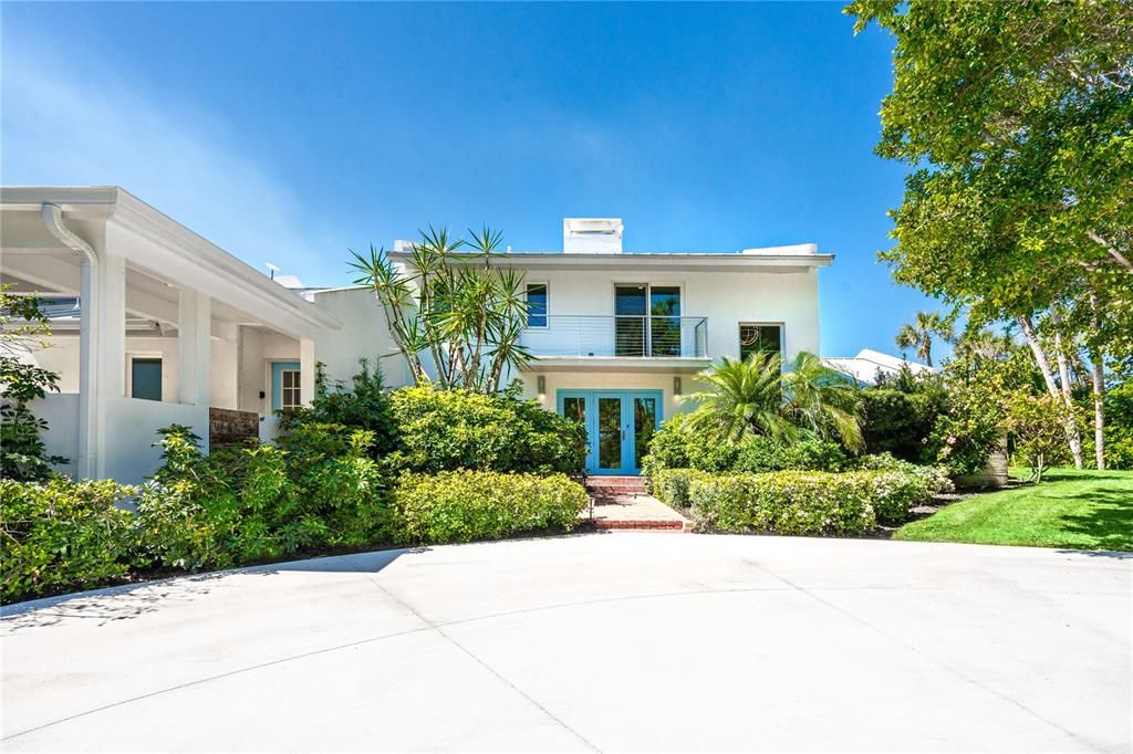 На продажу: $3,650,000 (2 спален, 2 ванн, 1600 Квадратных фут)