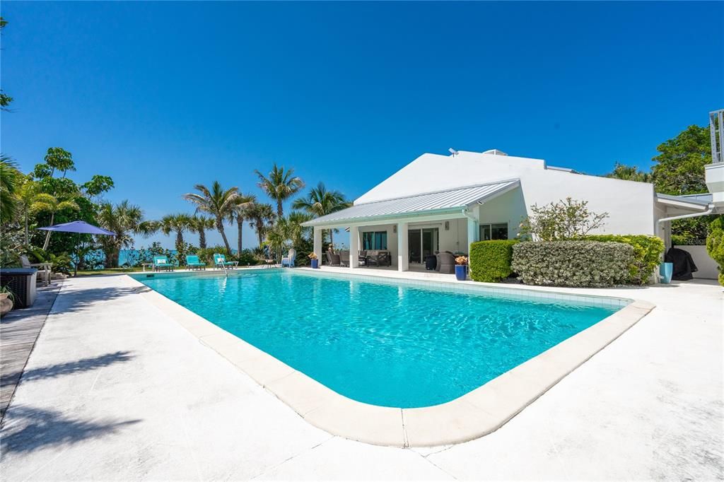 На продажу: $3,650,000 (2 спален, 2 ванн, 1600 Квадратных фут)