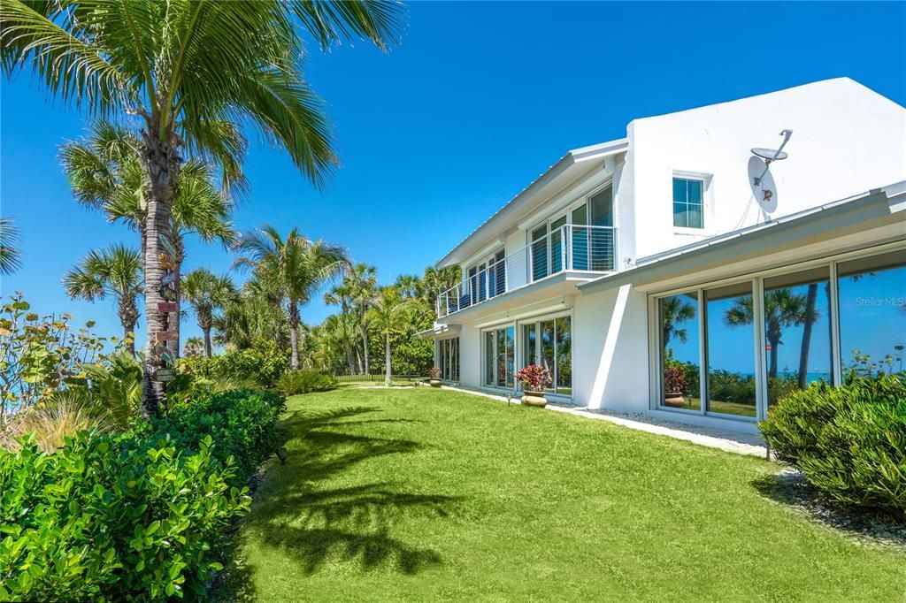 На продажу: $3,650,000 (2 спален, 2 ванн, 1600 Квадратных фут)