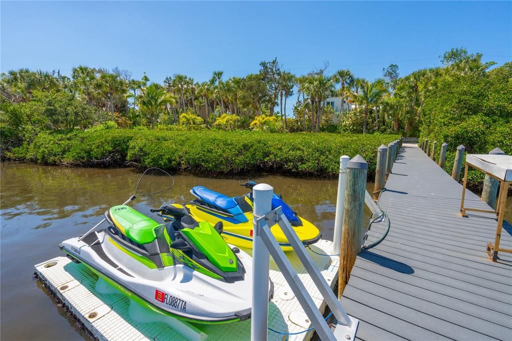 На продажу: $3,650,000 (2 спален, 2 ванн, 1600 Квадратных фут)