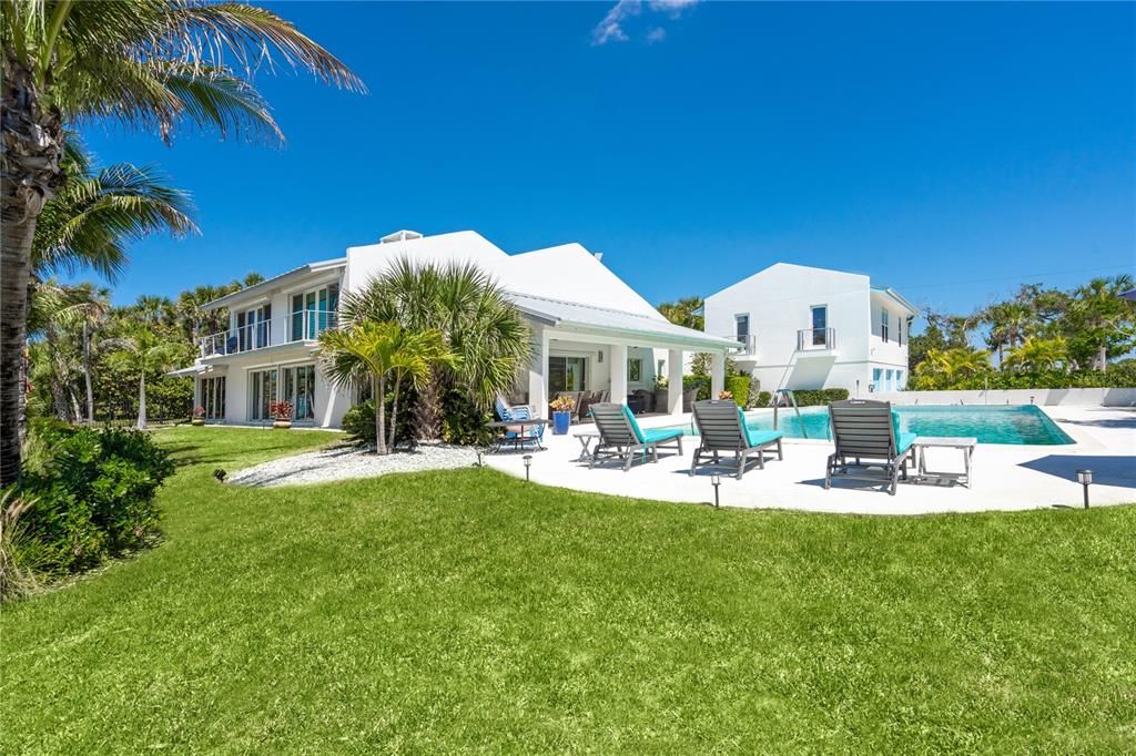 На продажу: $3,650,000 (2 спален, 2 ванн, 1600 Квадратных фут)