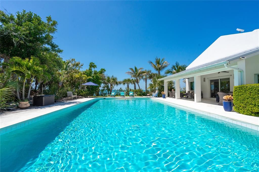 На продажу: $3,650,000 (2 спален, 2 ванн, 1600 Квадратных фут)