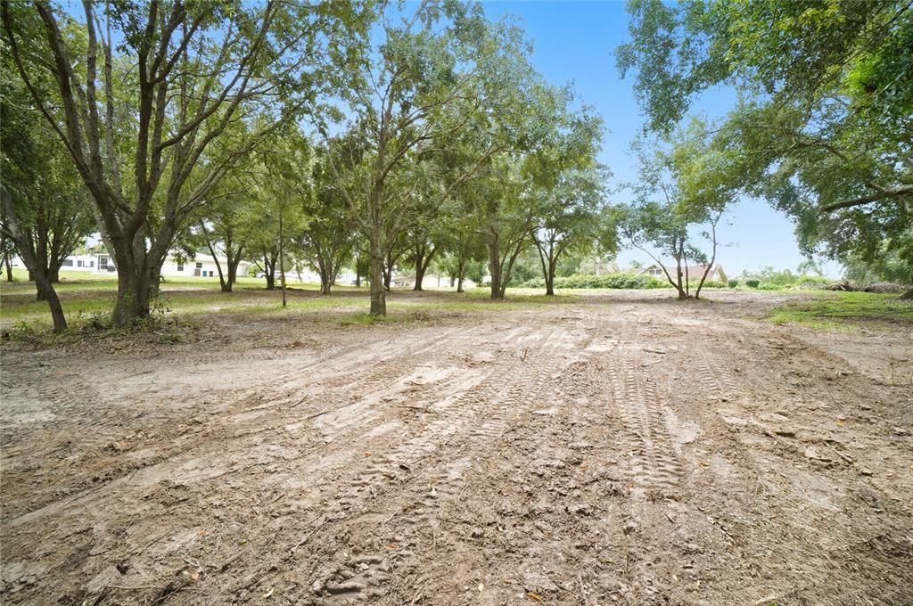 待售: $139,900 (0.91 acres)