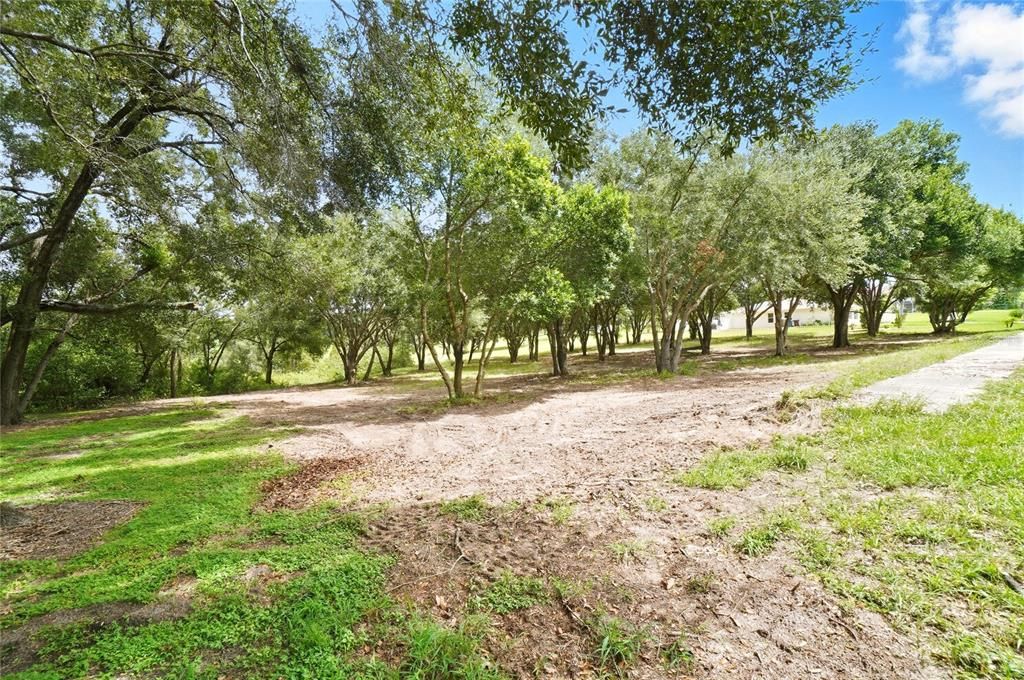 待售: $139,900 (0.91 acres)