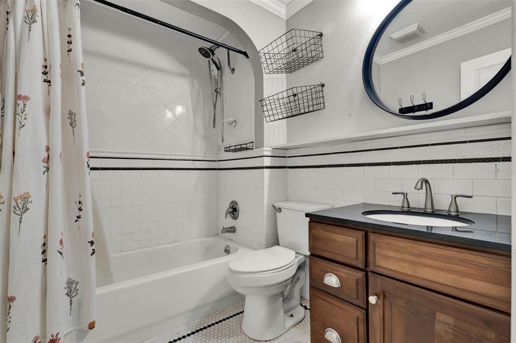 Activo con contrato: $319,900 (3 camas, 2 baños, 1652 Pies cuadrados)