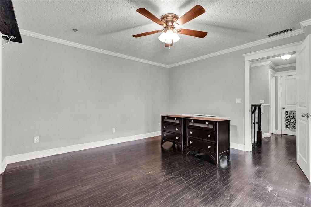 Activo con contrato: $319,900 (3 camas, 2 baños, 1652 Pies cuadrados)