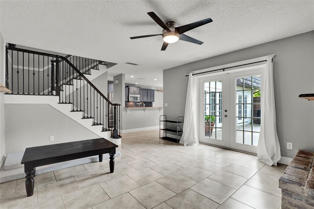 Activo con contrato: $319,900 (3 camas, 2 baños, 1652 Pies cuadrados)